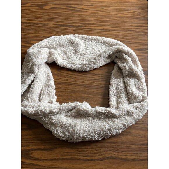 Indigo Soul cream soft and fluffy infinity scarf - Picture 2 of 5